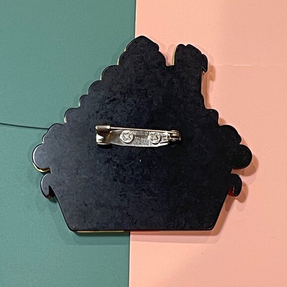 Handcrafted Retro Vintage Style Christmas Gingerbread House Acrylic Brooch Pin - Picture 3 of 4
